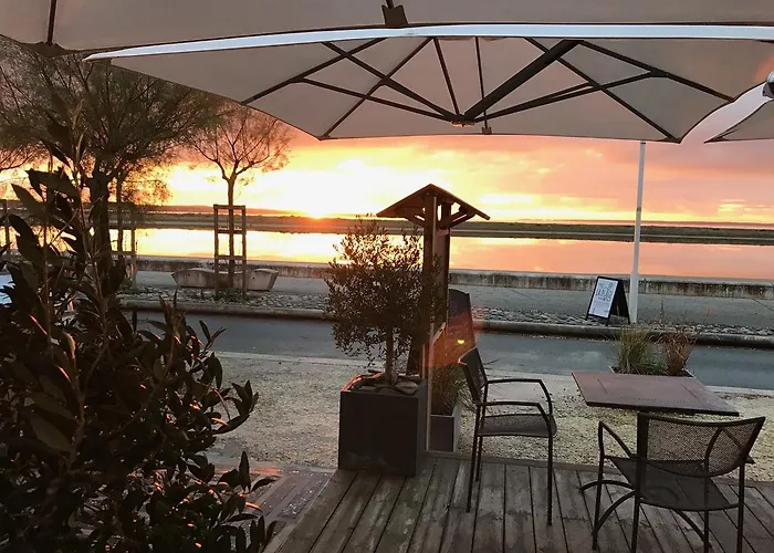 Sur La Hotel Marennes (Charente-Maritime)
